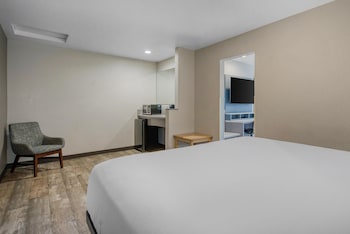 Suite, Multiple Beds, Non Smoking, Jetted Tub