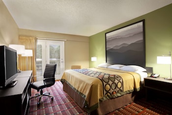 Deluxe Room, 1 King Bed, Non Smoking, Jetted Tub