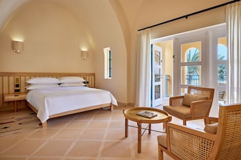 Deluxe Room, 1 King Bed, Balcony (Beachfront)