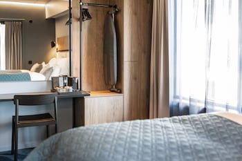 Superior Room, Non Smoking (King with Sofa Bed)
