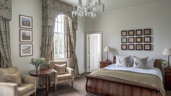 Deluxe King bedded room in historic Mansion House