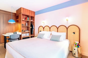 Connecting rooms (4 adults and 1 child)