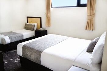 Family Room, 2 Bedrooms