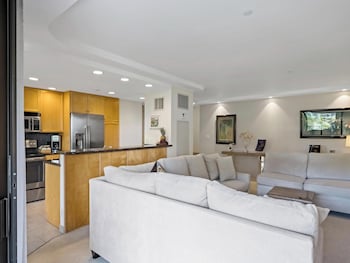 Condo, 2 Bedrooms, Ocean View (164)