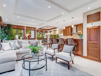 Condo, 2 Bedrooms (216)