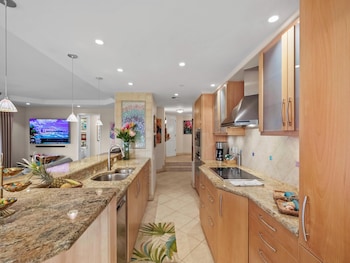 Condo, 2 Bedrooms, Ocean View (255)