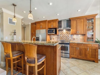 Condo, 2 Bedrooms, Ocean View (343)