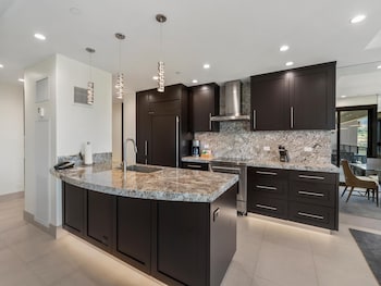 Condo, 2 Bedrooms, Ocean View (1103)