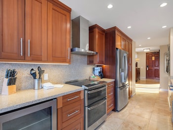 Condo, 2 Bedrooms, Ocean View (3104)