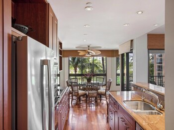 Condo, 3 Bedrooms (163)