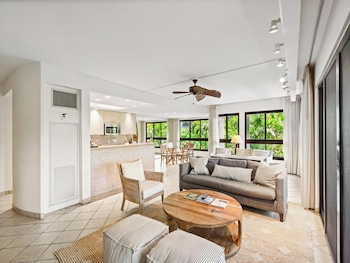 Condo, 2 Bedrooms (425)