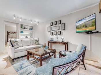Condo, 2 Bedrooms (112)
