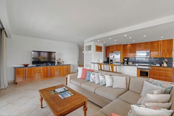 Condo, 2 Bedrooms, Ocean View (2115)