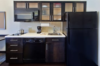 Suite, 1 Queen Bed, Accessible (Mobility Tub One Bedroom)