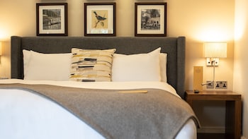 Premium Room, 1 King Bed, Garden View